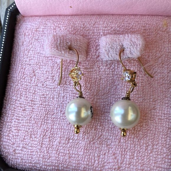 Juicy Couture Vintage Crystal Crown Pearl Drop Earrings IOB EUC - Picture 6 of 8